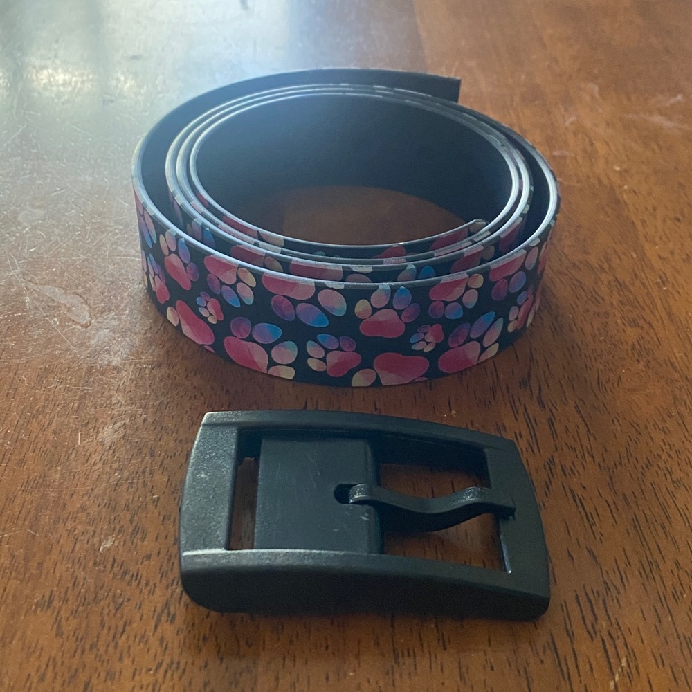 NIB C4 Rainbow Paw Print Belt